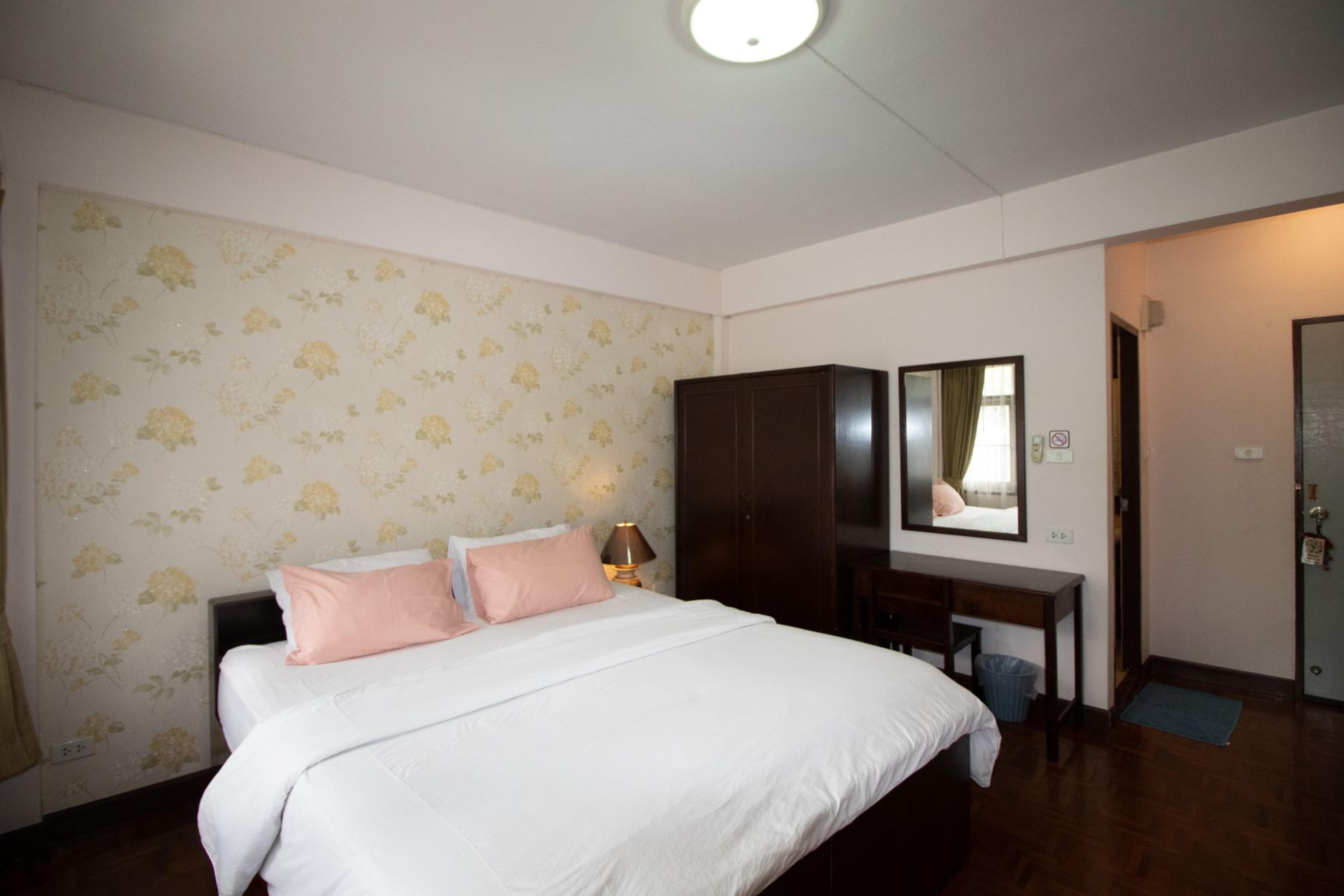 Marhaba House Hotel Chiang Mai Ngoại thất bức ảnh